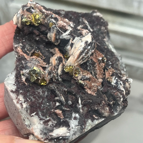 Chalcopyrite on Barite Specimen - Picture 4 of 6
